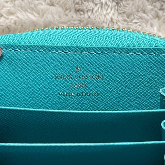 🤎💙 Louis Vuitton Turquoise Monogram Multicartes💙🤎 - Picture 7 of 12